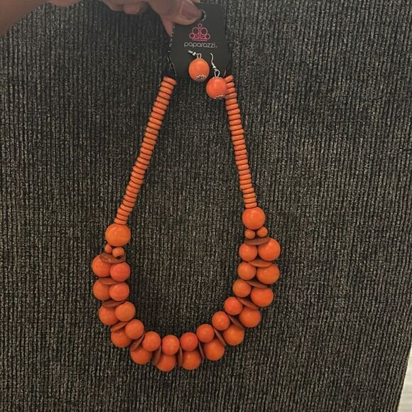 Necklace + Earings - Picture 3 of 3